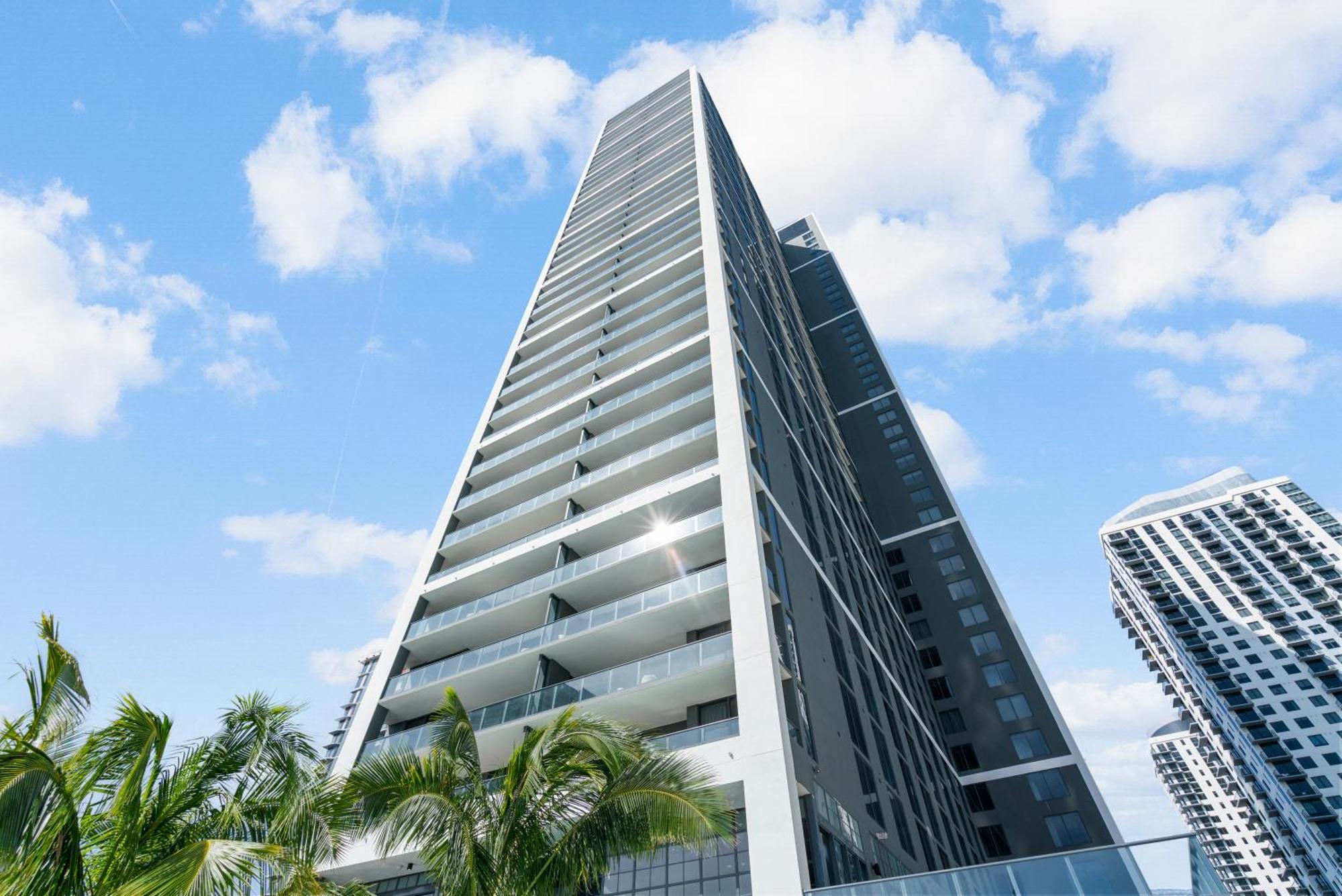 New 28th Floor Unit - Breathtaking Bay And Downtown Views