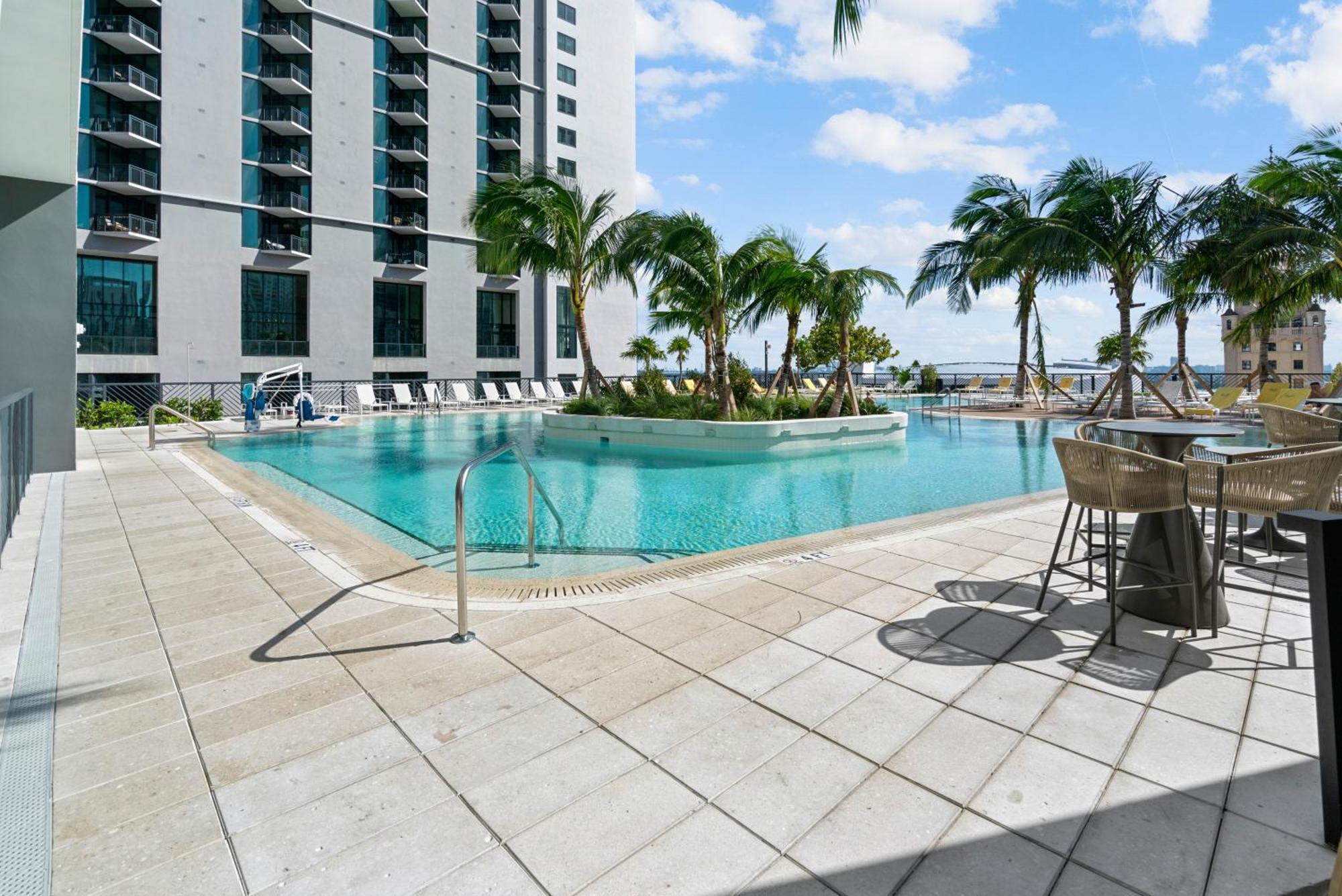 Apartment New 28th Floor Unit - Breathtaking Bay And Downtown Views