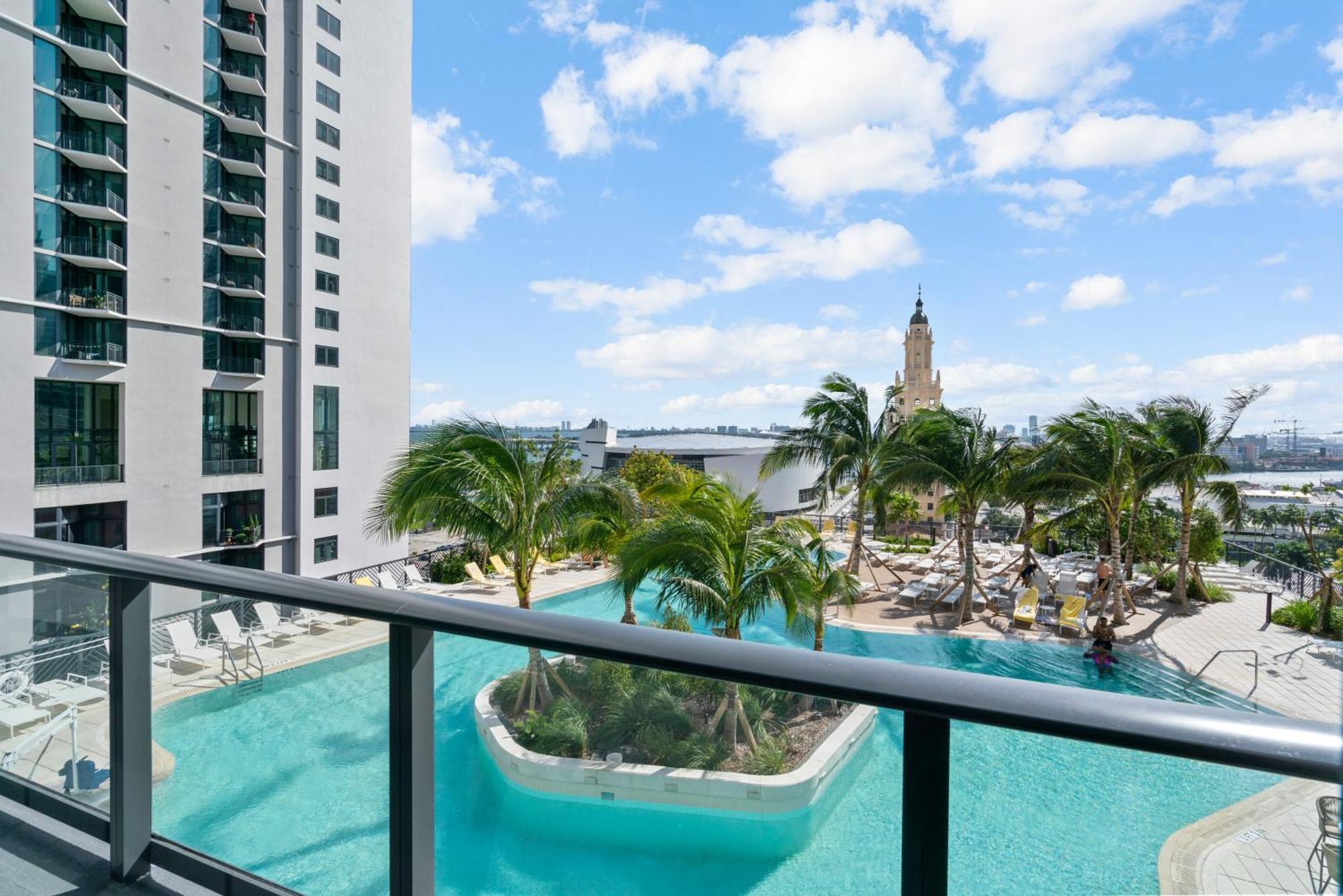 New 28th Floor Unit - Breathtaking Bay And Downtown Views Miami