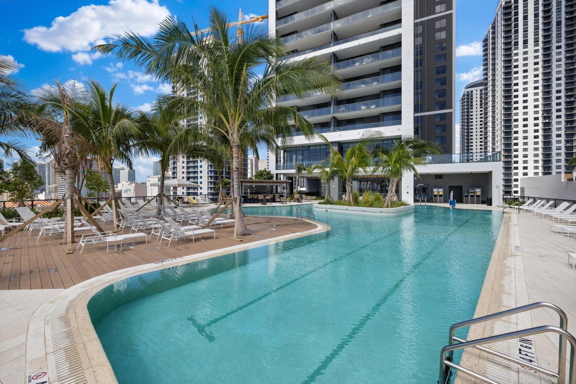 Apartment New 28th Floor Unit - Breathtaking Bay And Downtown Views