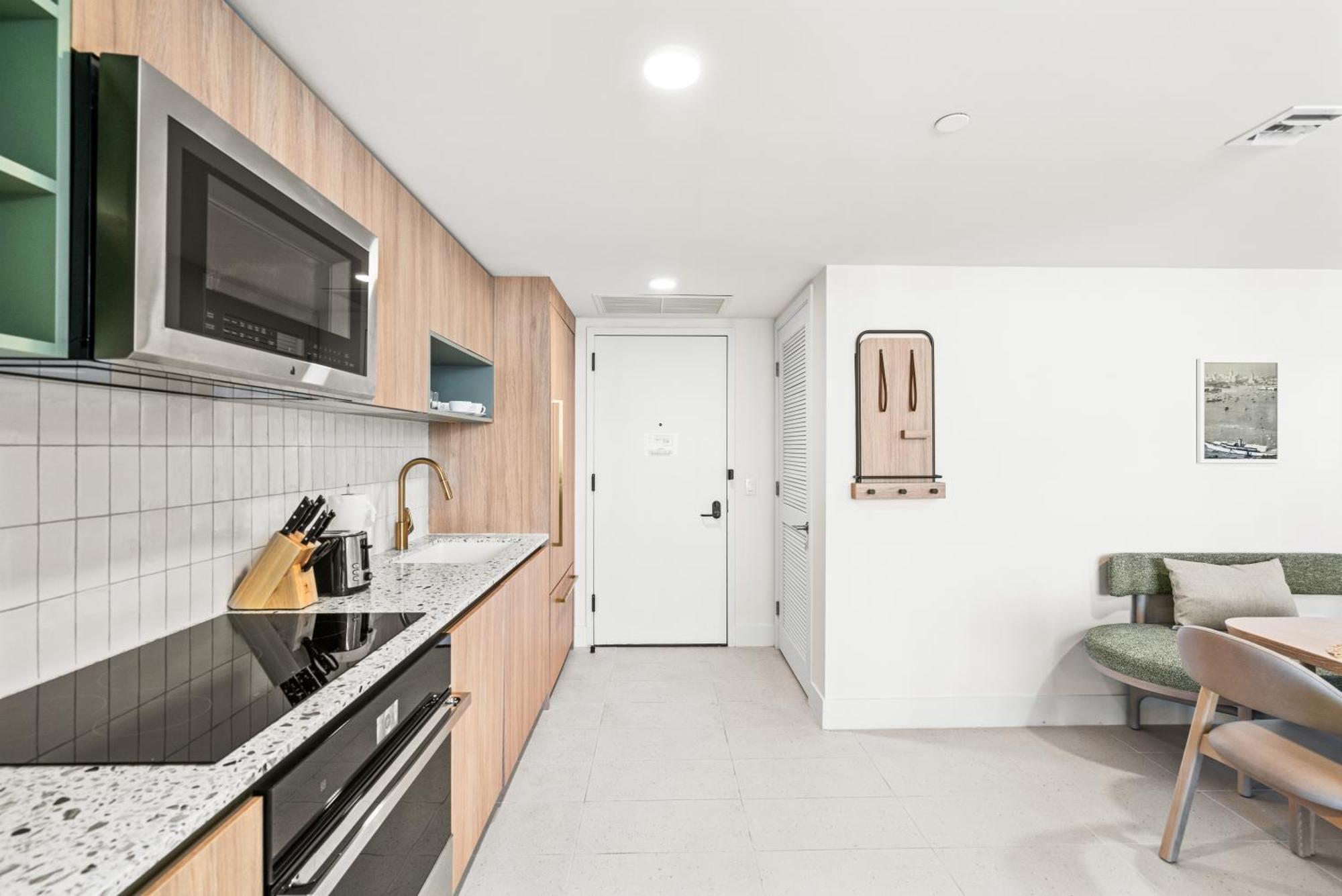 New 28th Floor Unit - Breathtaking Bay And Downtown Views * Miami