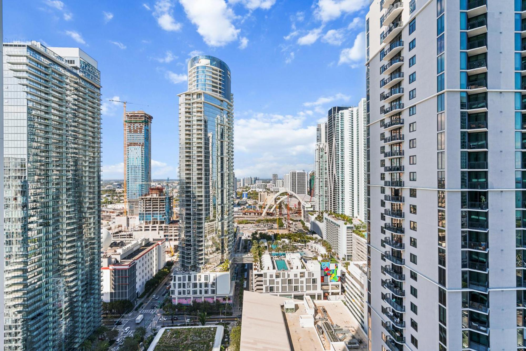 New 28th Floor Unit - Breathtaking Bay And Downtown Views