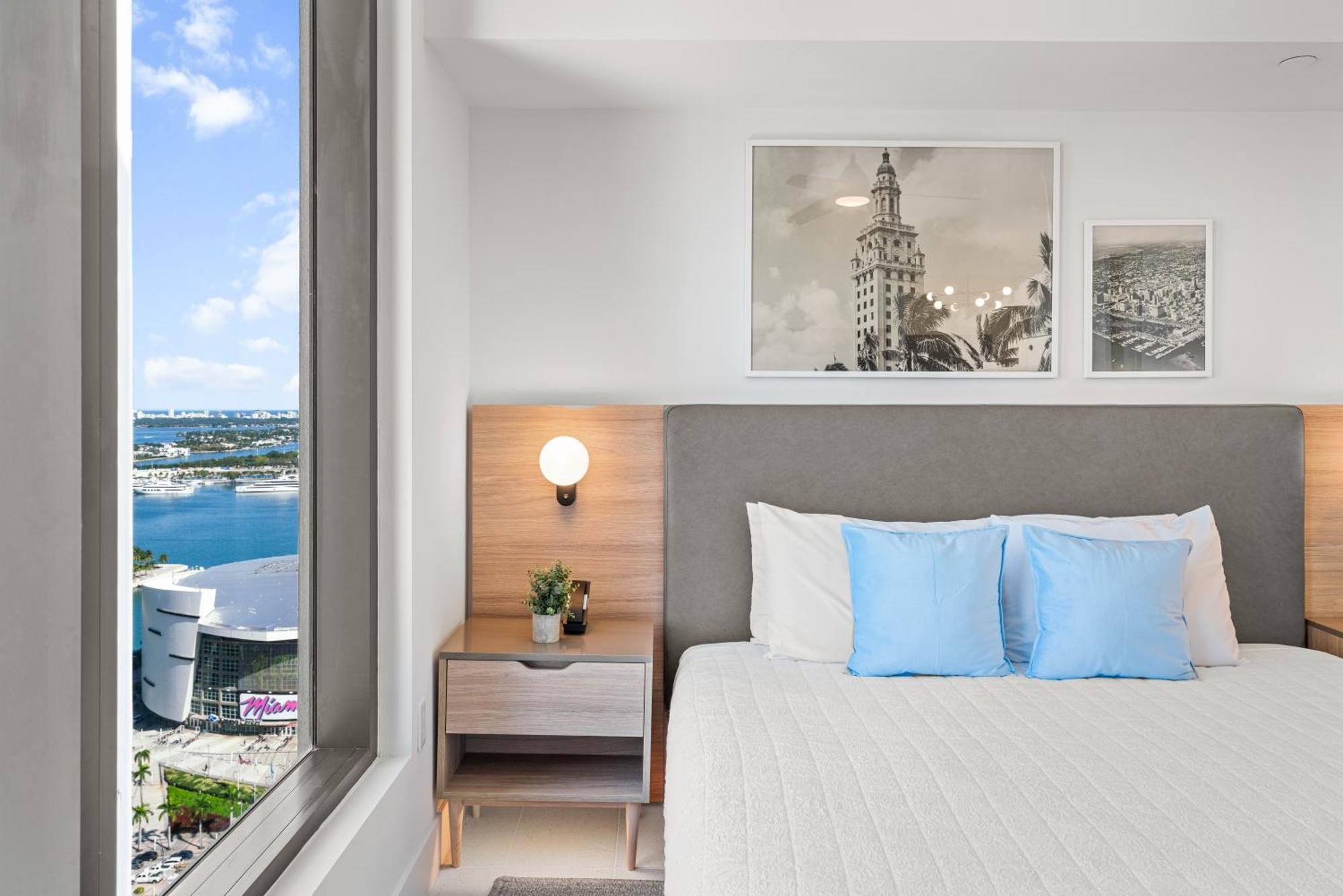 New 28th Floor Unit - Breathtaking Bay And Downtown Views Miami