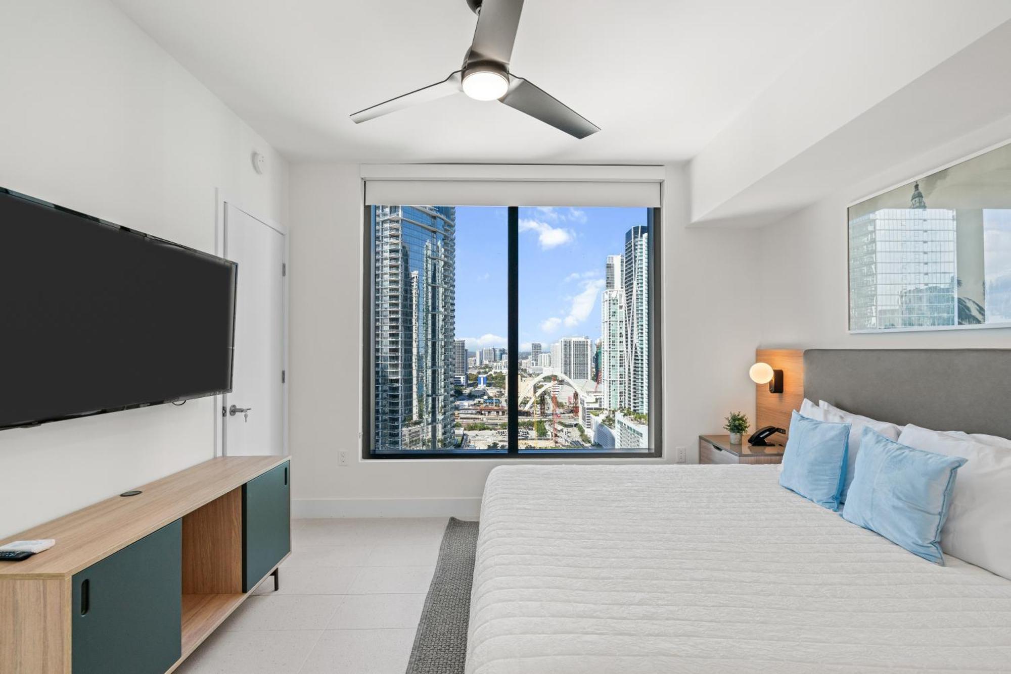 New 28th Floor Unit - Breathtaking Bay And Downtown Views * Miami