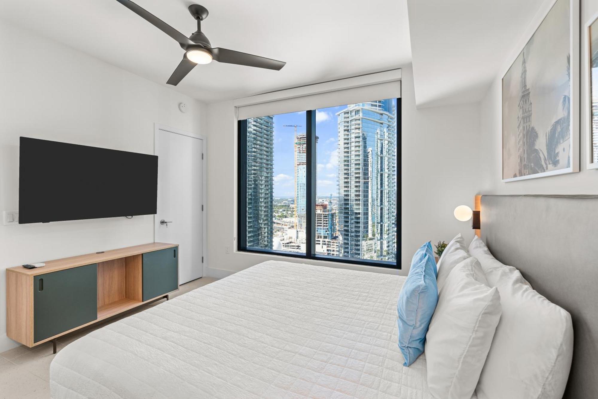 Apartment New 28th Floor Unit - Breathtaking Bay And Downtown Views